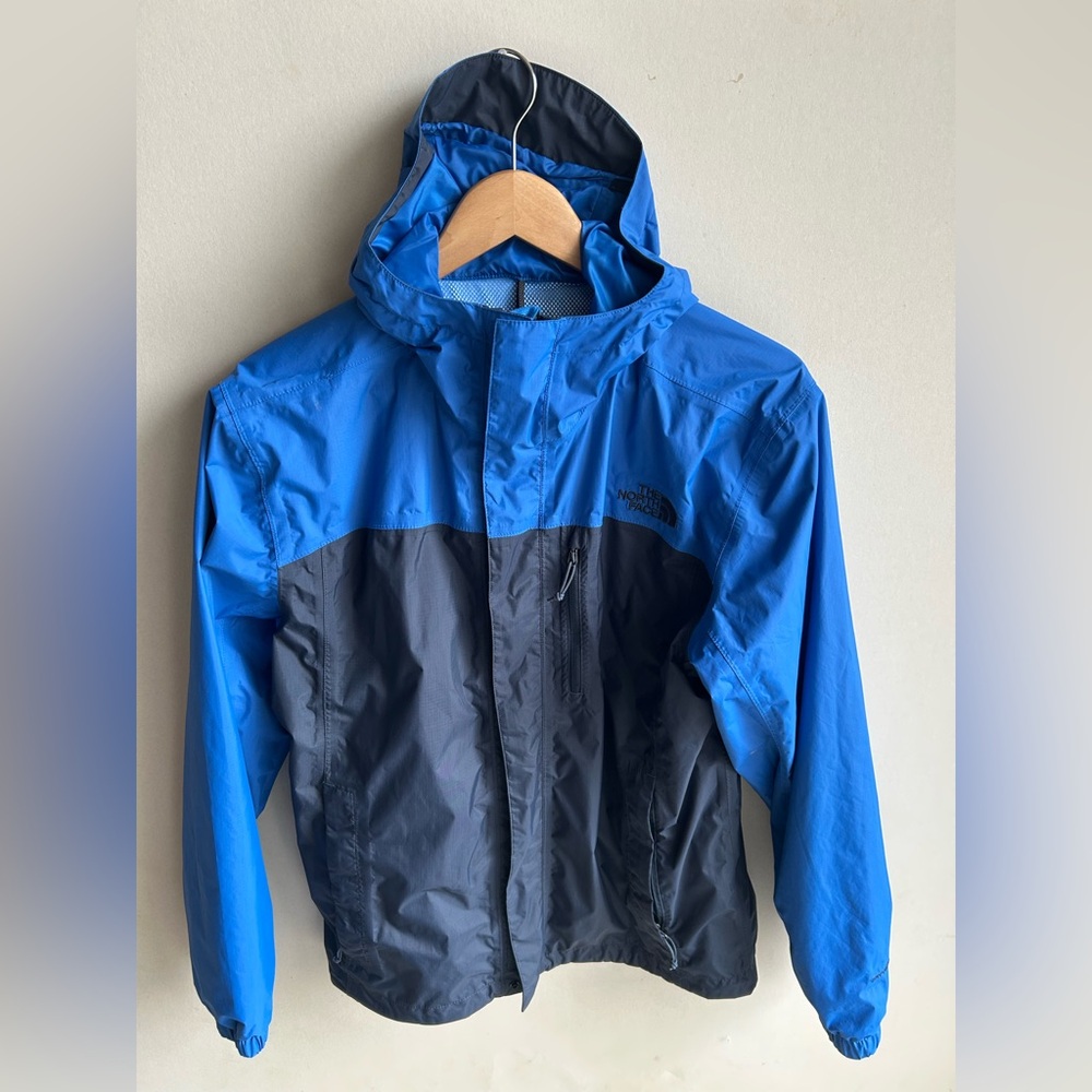 The North Face Men’s  Blue and Navy Blue Rain Coat ☔️